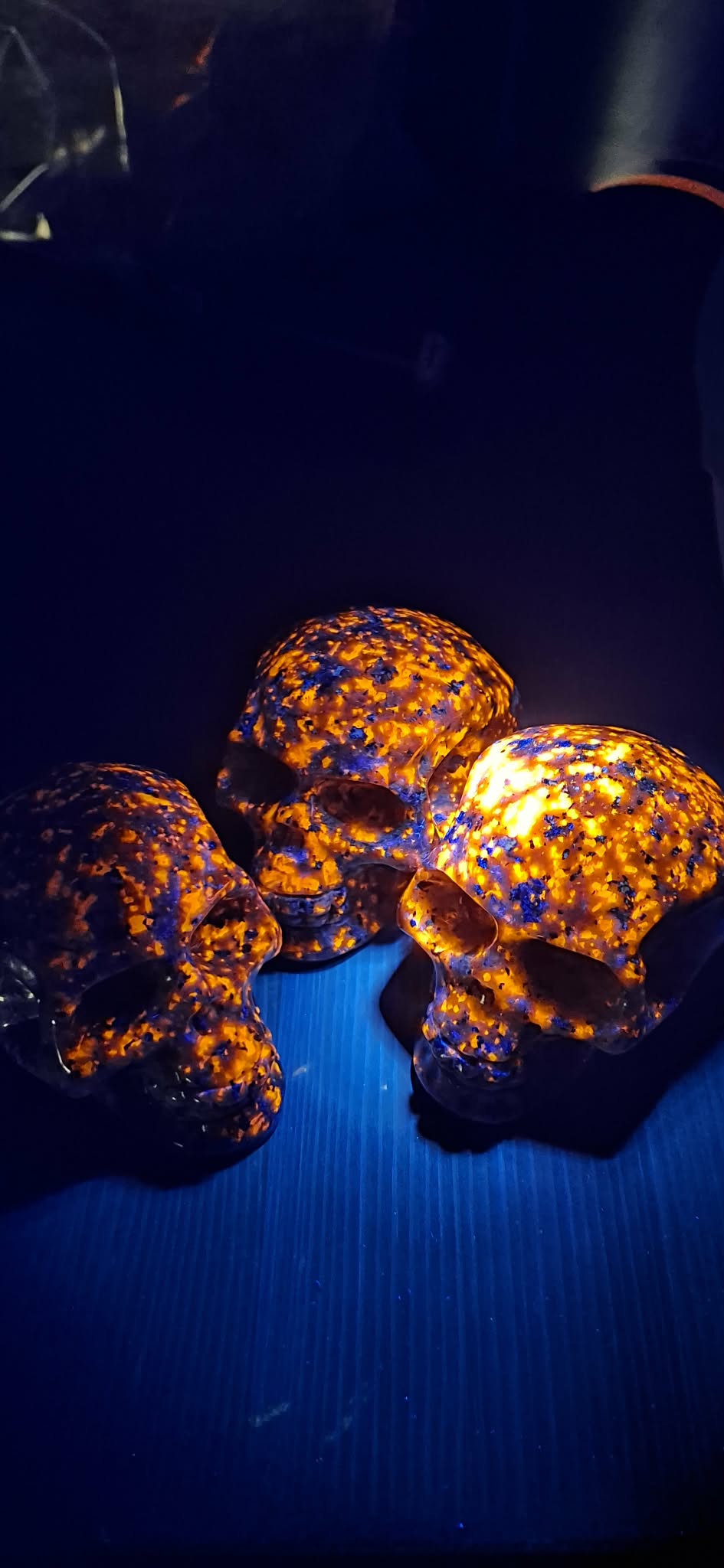 Yooperlite/Flamestone (Fluorescent Sodalite) Skull