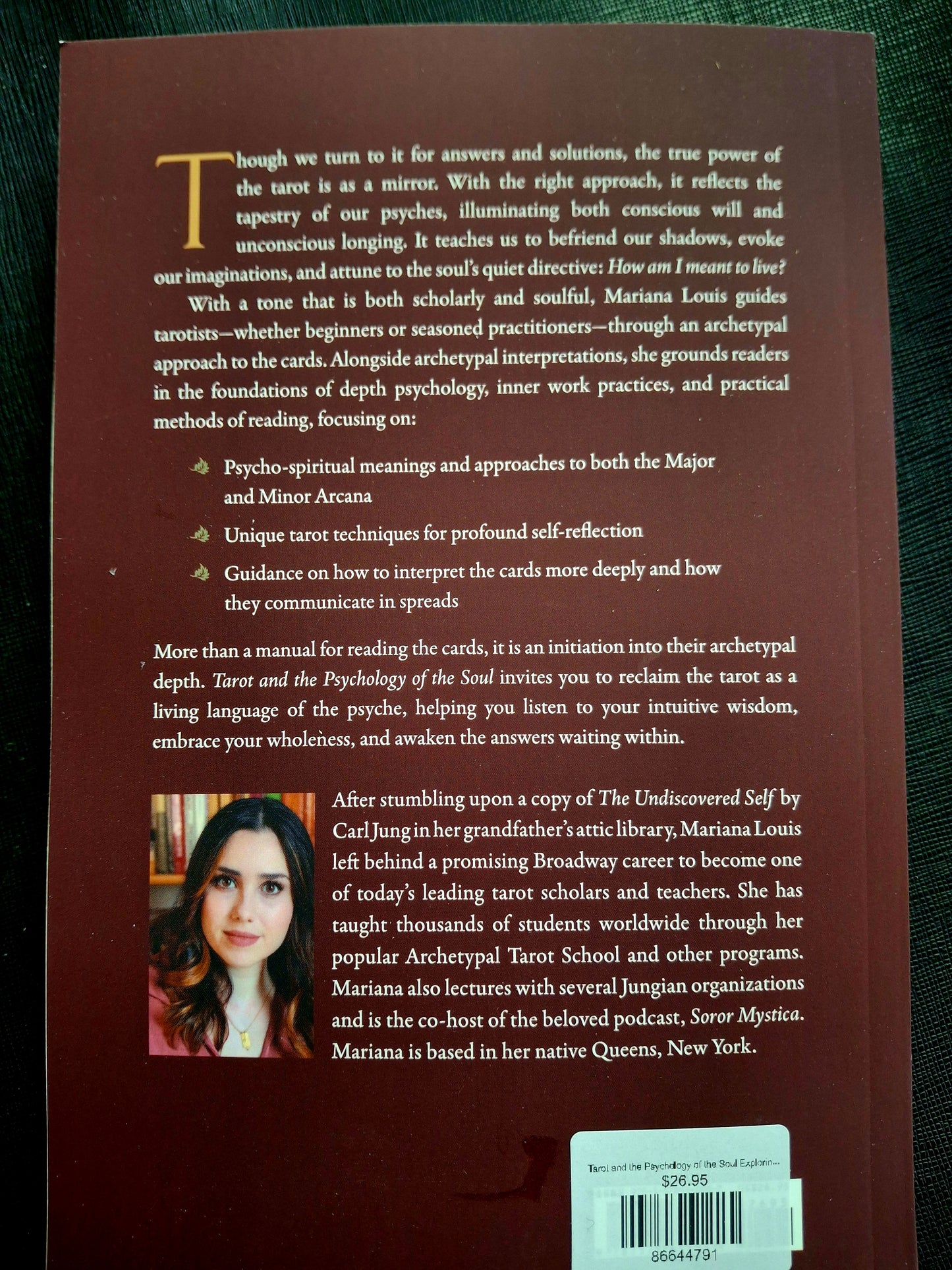 Tarot and the Psychology of the Soul Exploring the Archetypal Mirrors of the Psyche - Mariana Louis