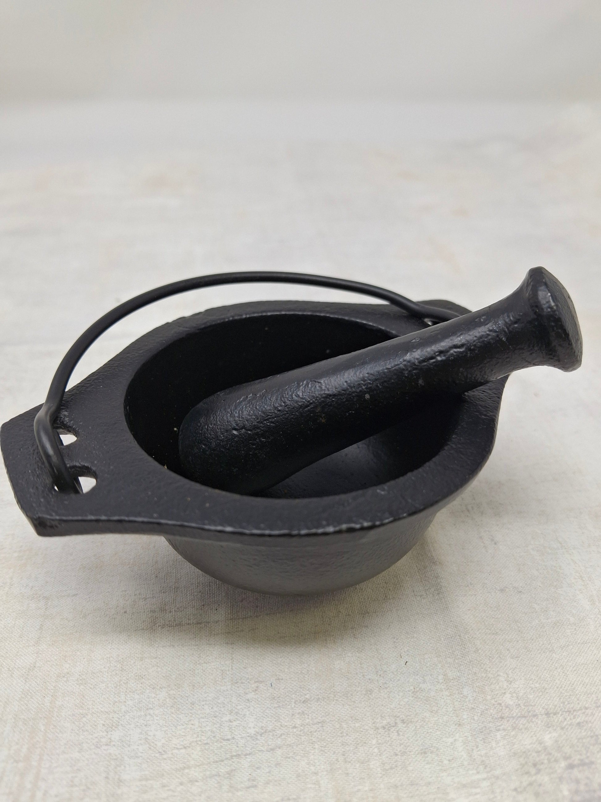 Cast Iron Cauldron 3"D w/ Cast Iron Pestle