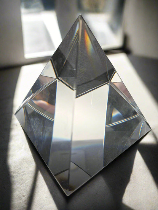 Crystal Pyramid 8 CM (3"x3.5")