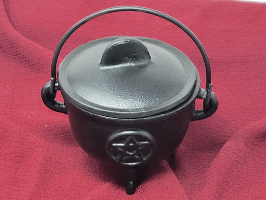 Pentagram Cast Iron Cauldron w/lid (3"D)