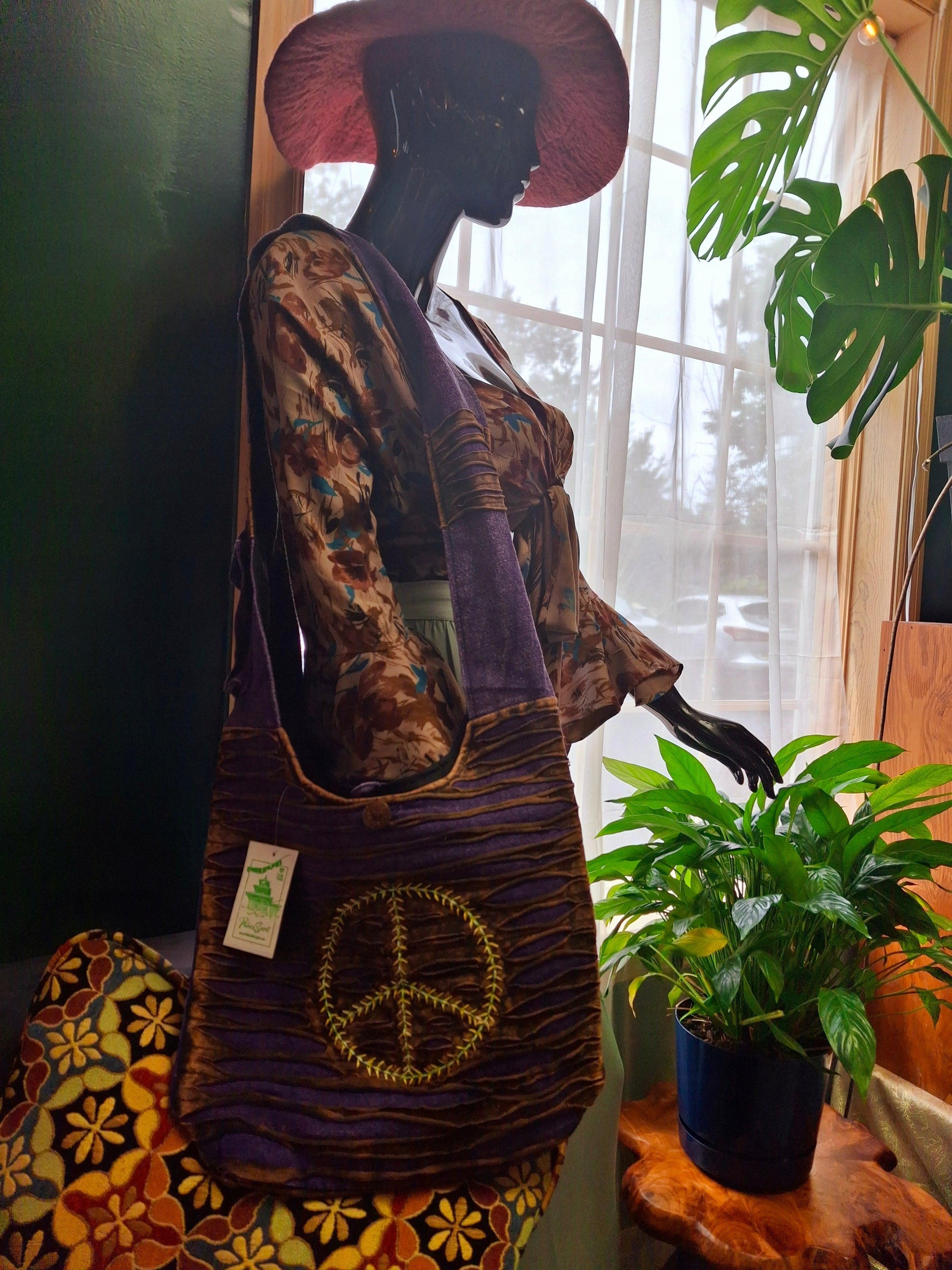 Ribbed Peace Monk Bag