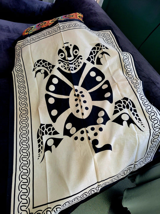 Tapestry Turtle (Black/White)