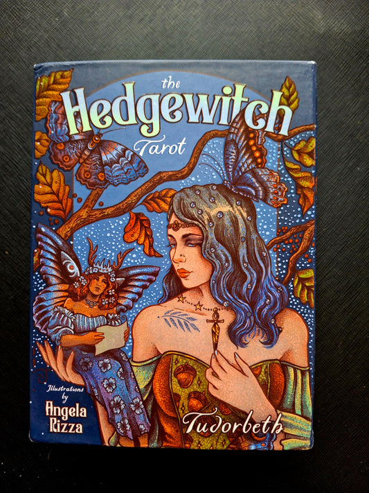 The Hedgewitch Tarot by Tudorbeth (Author), Angela Rizza (Artist)